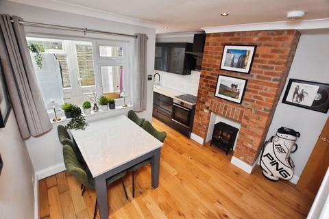 2 bedroom terraced house for sale, Milford Hill, Salisbury                        *VIDEO TOUR*