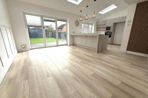 undefined, Lakefield Avenue, Toddington