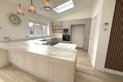 undefined, Lakefield Avenue, Toddington
