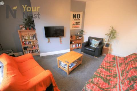 4 bedroom house to rent, Beechwood Terrace, Burley, Leeds, LS4 2NG