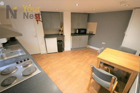 4 bedroom house to rent, Beechwood Terrace, Burley, Leeds, LS4 2NG