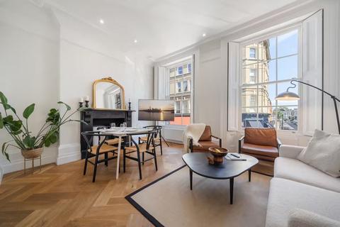 2 bedroom terraced house to rent, Fulham Road, London
