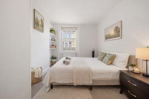 2 bedroom terraced house to rent, Fulham Road, London