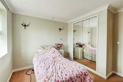2 bedroom apartment for sale - View 5