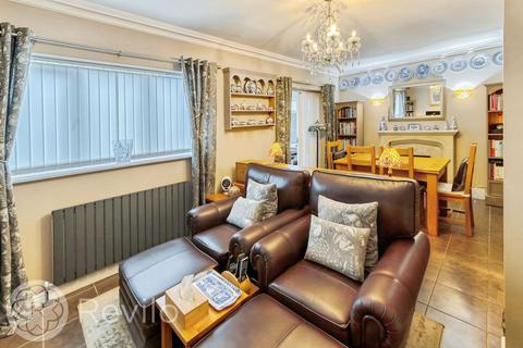 3 bedroom detached house for sale, St. Josephs Close, Shaw, OL2