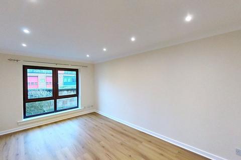 2 bedroom flat to rent, Knightswood Court, Glasgow, G13