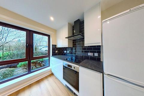 2 bedroom flat to rent, Knightswood Court, Glasgow, G13