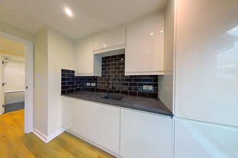 2 bedroom flat to rent, Knightswood Court, Glasgow, G13
