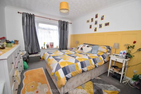 2 bedroom flat for sale, Battery Close, Gosport