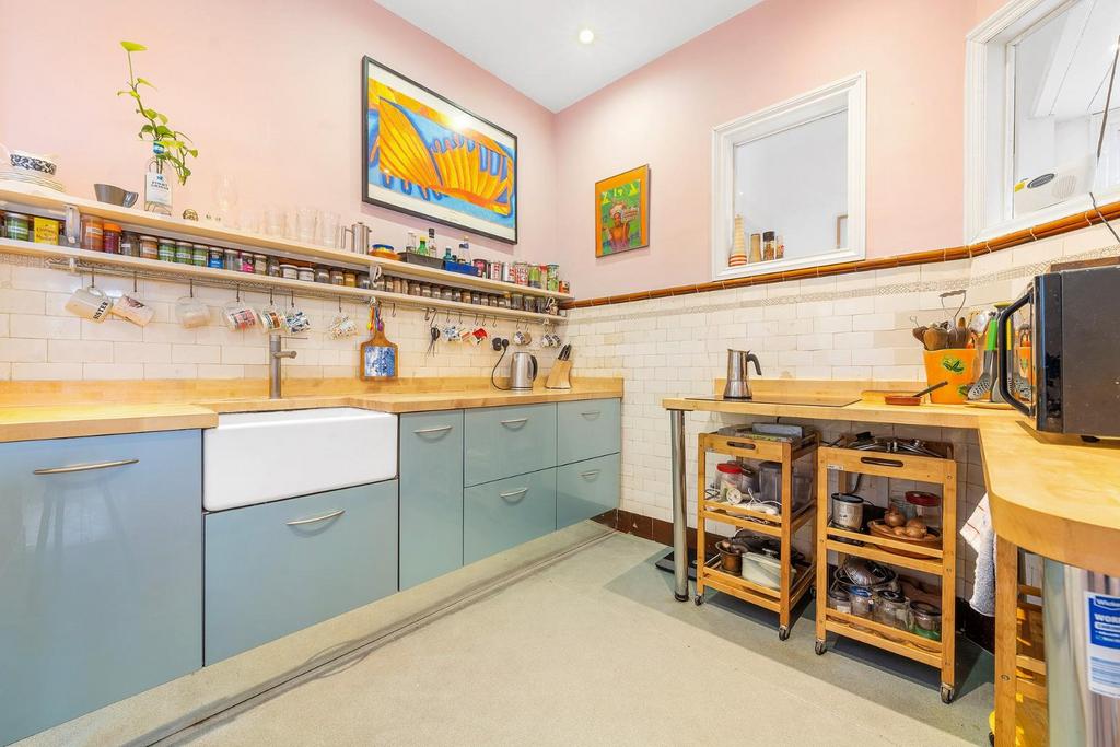 Kitchen.JPG