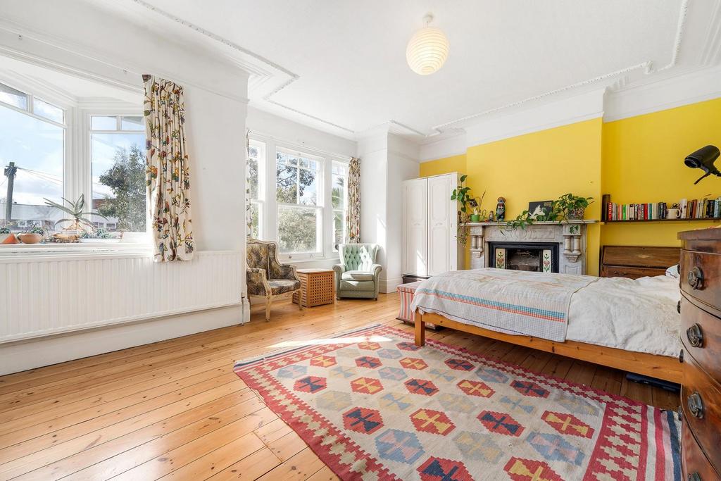 Bedroom 1.JPG