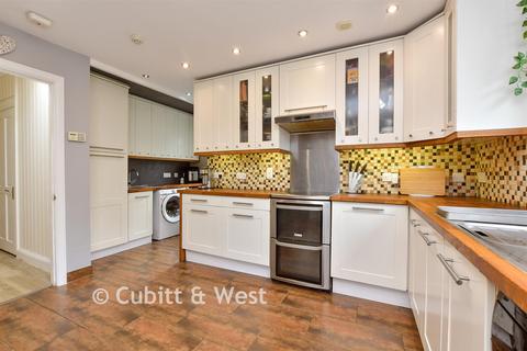undefined, The Green, Tadworth KT20