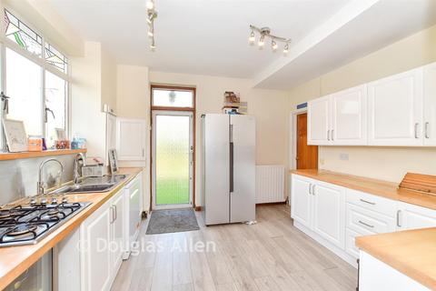 4 bedroom detached bungalow for sale, Heath Drive, Romford RM2