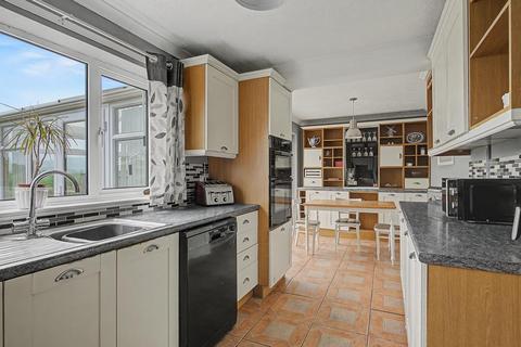 4 bedroom detached house for sale, Murrow Bank, Murrow, PE13 4HB