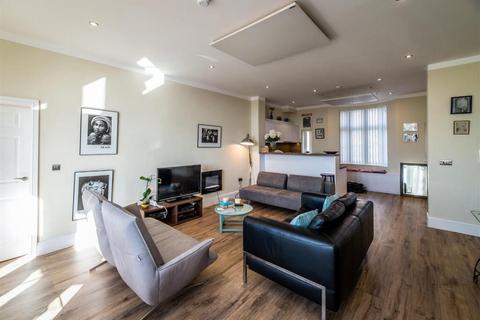 undefined, Apartment ,  The Ropewalk, Nottingham