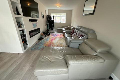 3 bedroom terraced house for sale, South Hornchurch RM13