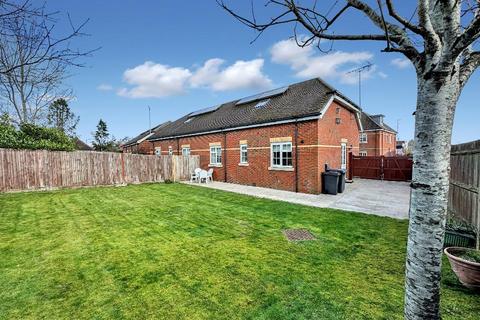 undefined, Century Gardens, Sanderstead, CR2 9FE