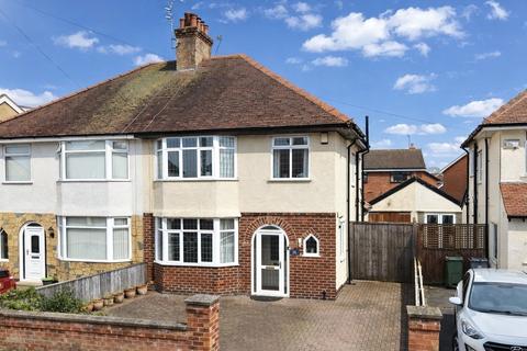 3 bedroom semi-detached house for sale - Barn Hey Crescent, Wirral, Merseyside, CH47
