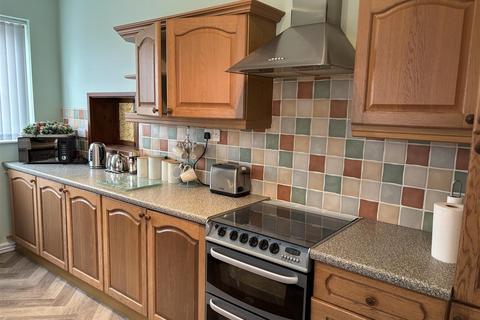 3 bedroom semi-detached house for sale, Rawcliffe Road, Airmyn, Goole