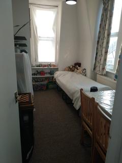 1 bedroom flat to rent, Green Lanes, London N4
