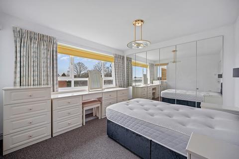2 bedroom apartment to rent, Dove Park, Pinner, HA5