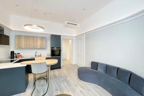 2 bedroom flat to rent, Westbourne Crescent, London