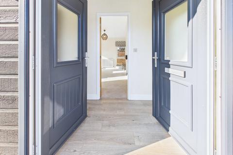 2 bedroom chalet for sale, Chertsey Lane, Staines-upon-Thames, TW18