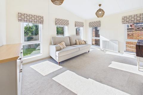2 bedroom chalet for sale, Chertsey Lane, Staines-upon-Thames, TW18