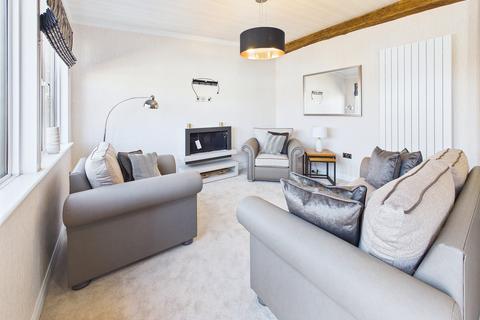 2 bedroom chalet for sale, Chertsey Lane, Staines-upon-Thames, TW18