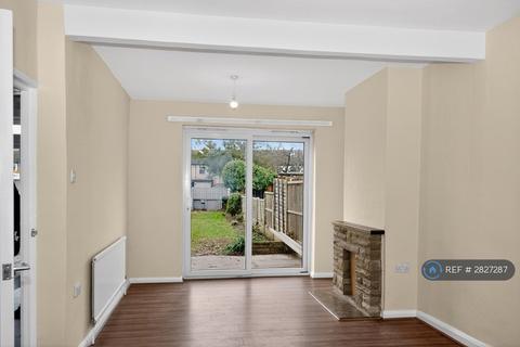 undefined, Castle Avenue, Rainham, RM13