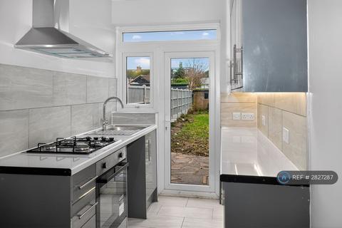 undefined, Castle Avenue, Rainham, RM13