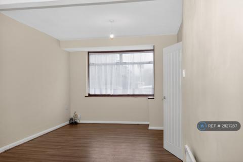undefined, Castle Avenue, Rainham, RM13
