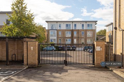 3 bedroom end of terrace house to rent, Holmes Close, London, SE22
