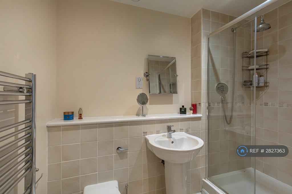 Second Bedroom, Ensuite