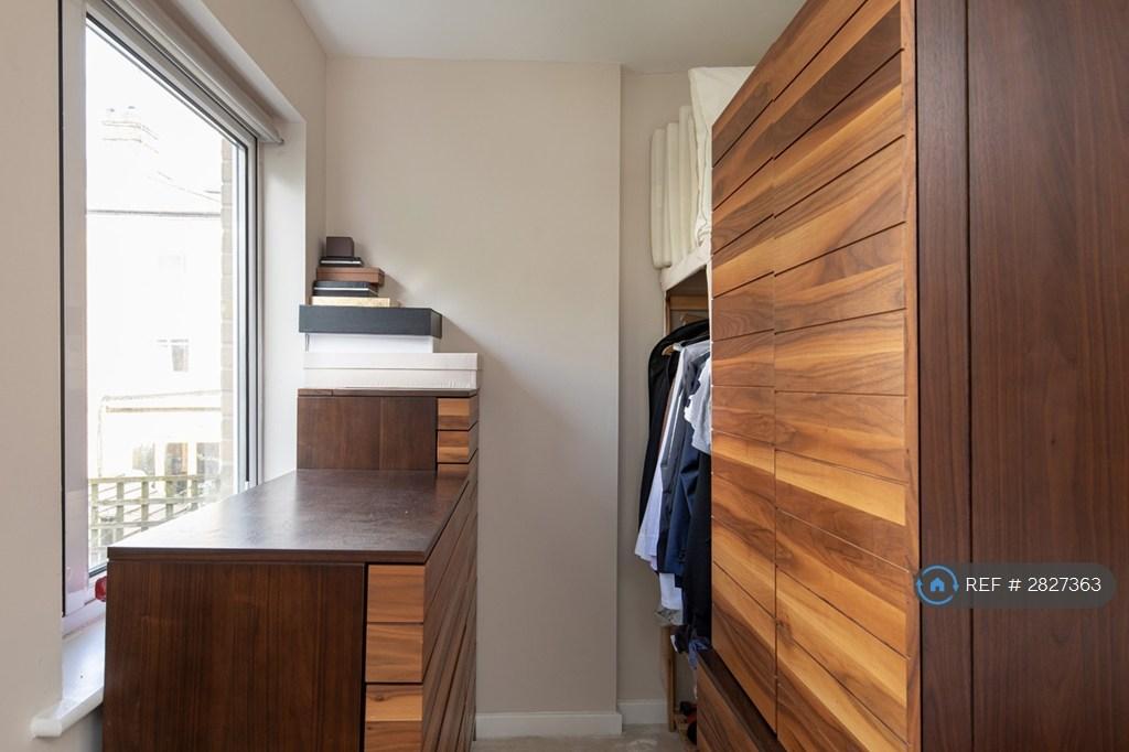 Second Bedroom, Wardrobes