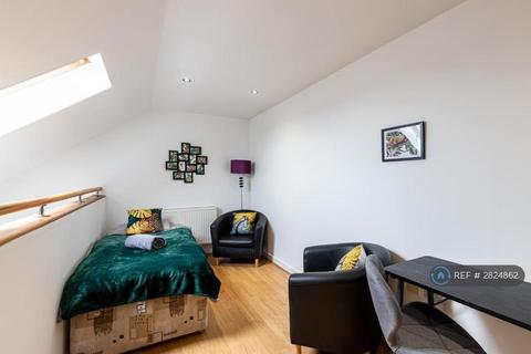 undefined, Houston Gardens, Great Sankey, Warrington, WA5