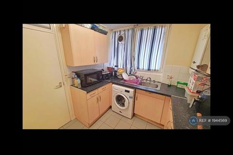 1 bedroom in a house share to rent, Ballance Road, London, E9