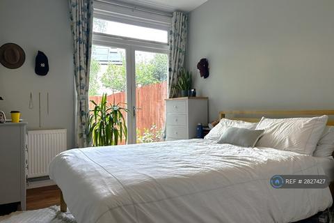 1 bedroom flat to rent, Berrylands Road, Surbiton, KT5