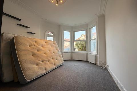 3 bedroom house to rent, St. Johns Road, Wembley