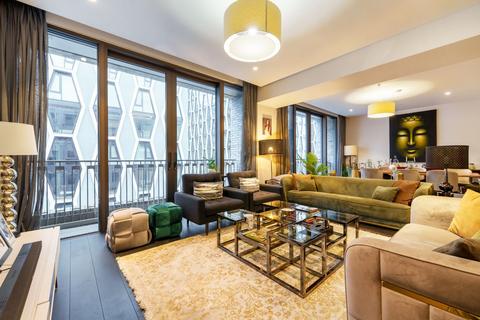 3 bedroom flat for sale, Victoria Street, London