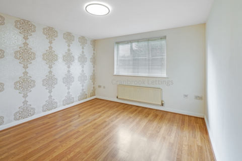 2 bedroom flat for sale, Ley street, Ilford, IG2 7RD