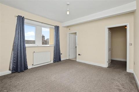 4 bedroom terraced house for sale, Woodland View, Calverley, Pudsey, West Yorkshire