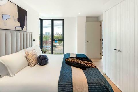 2 bedroom flat to rent, York Way