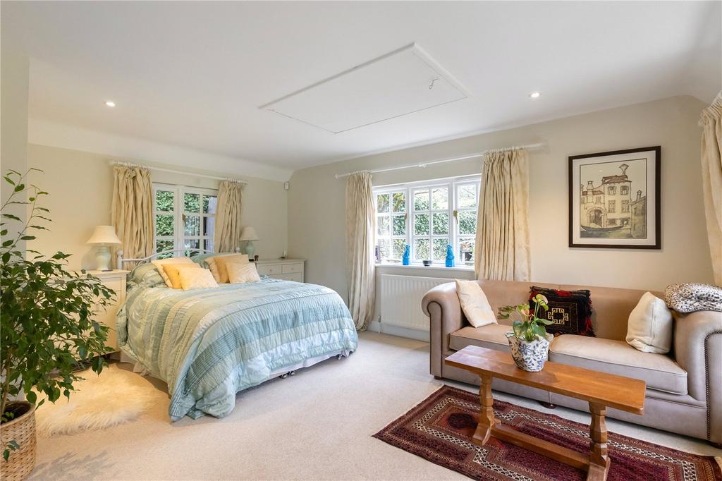 Bedroom 1/Family Rm