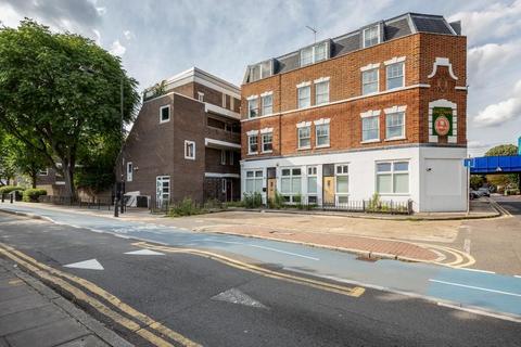London E1W