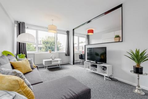 undefined, London E1W