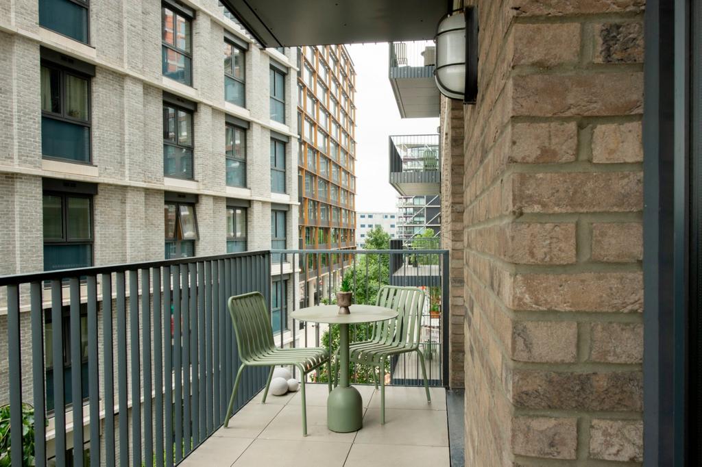 Balcony Example