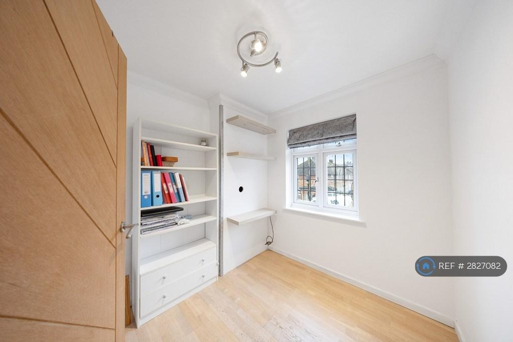 Bedroom/Study