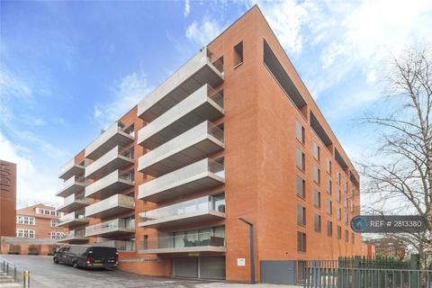 3 bedroom flat to rent, Penrose Gardens, London, NW3