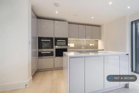 3 bedroom flat to rent, Penrose Gardens, London, NW3